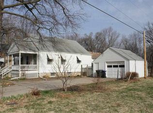 2520 SW 7th St, Topeka, KS 66606