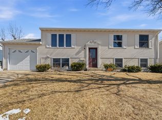 159 Crestridge Dr NW, Cedar Rapids, IA 52405
