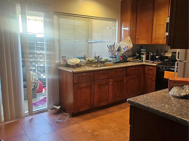 2546 E Park Ln — Photo 4