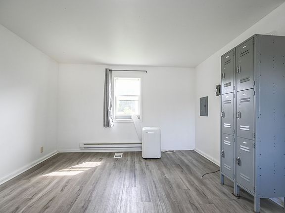 3rd image of 511 Vine St #1