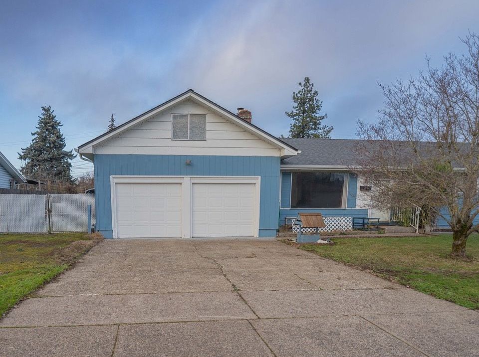 1st image of 212 Hayden Bridge Way