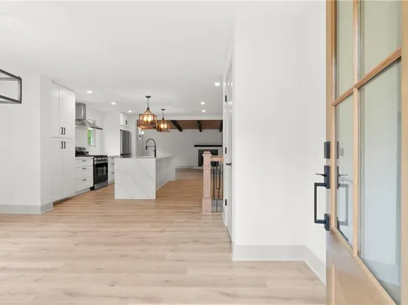 3216 Woodview Dr SE, Smyrna, GA 30082