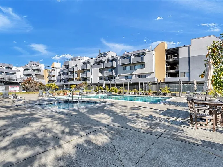 7 Embarcadero W #312 — Photo 20