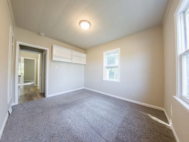 302 Porter Ave — Photo 7