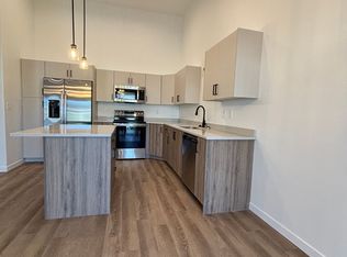 6812 27th St S, Fargo, ND 58104