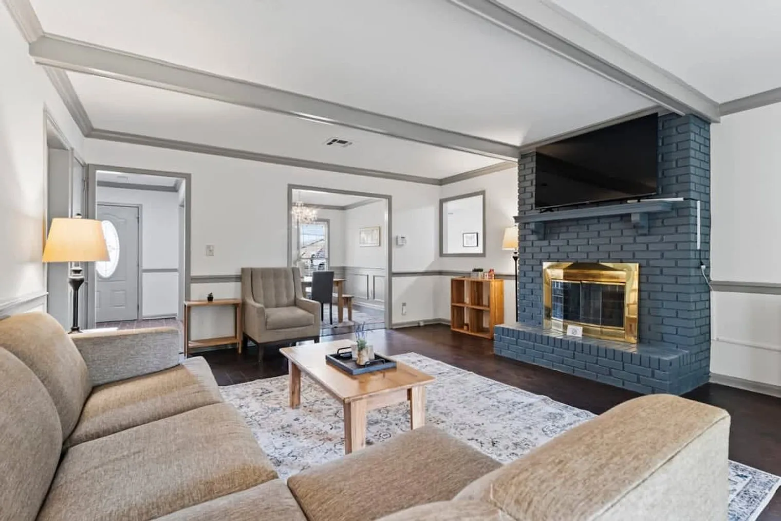 5 bed, 3.0 bath, 2292 sqft, $5,842 — Photo 1