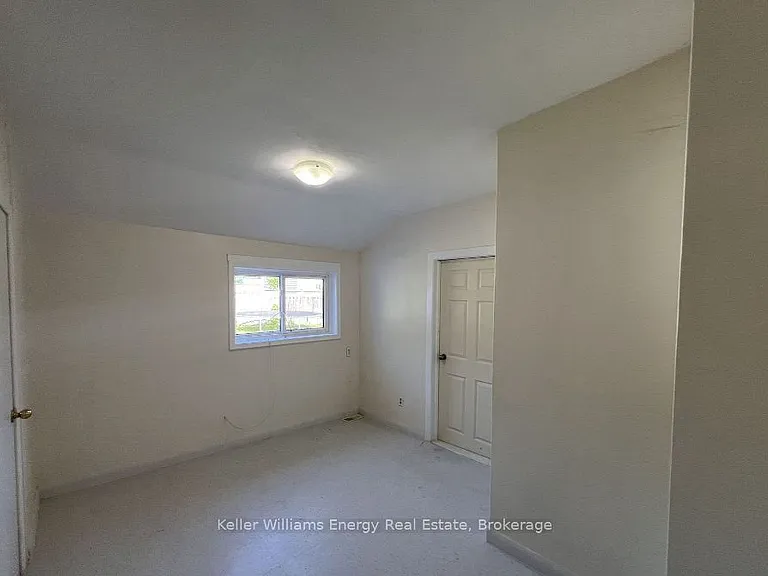 169 Mary St N #1 — Photo 7