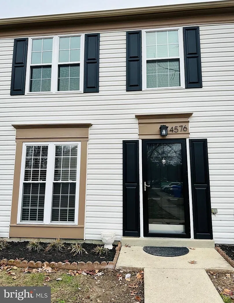 Now Available! Your New Home Is Waiting - Move In Asap! — Photo 1