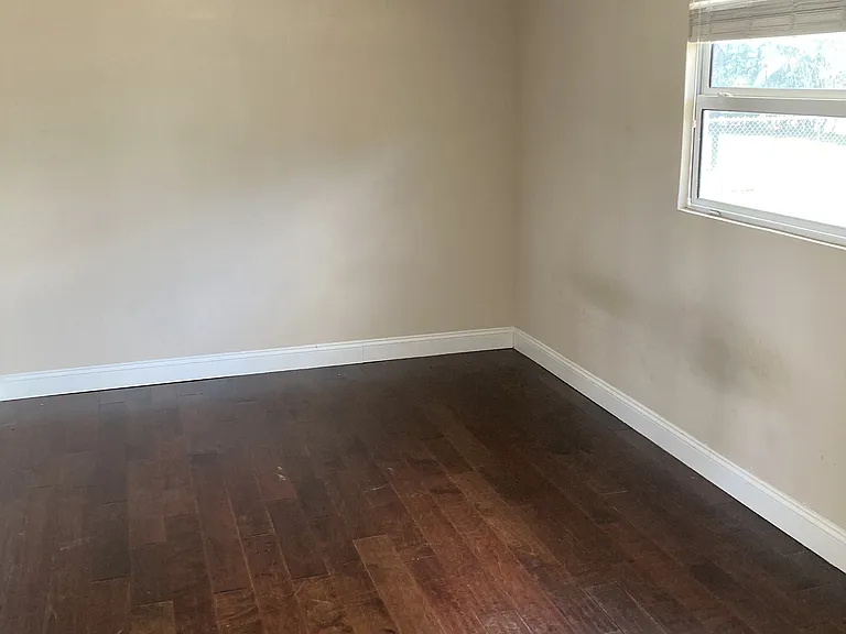 724 Sesame Ct — Photo 11