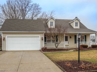 9740 Woodhurst Dr, Strongsville, OH