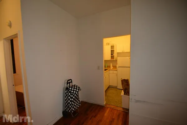 Rented by Mdrn Residential | media 38
