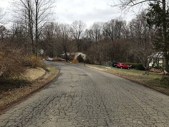 5th image of 6812 Chestnut Oak Ln