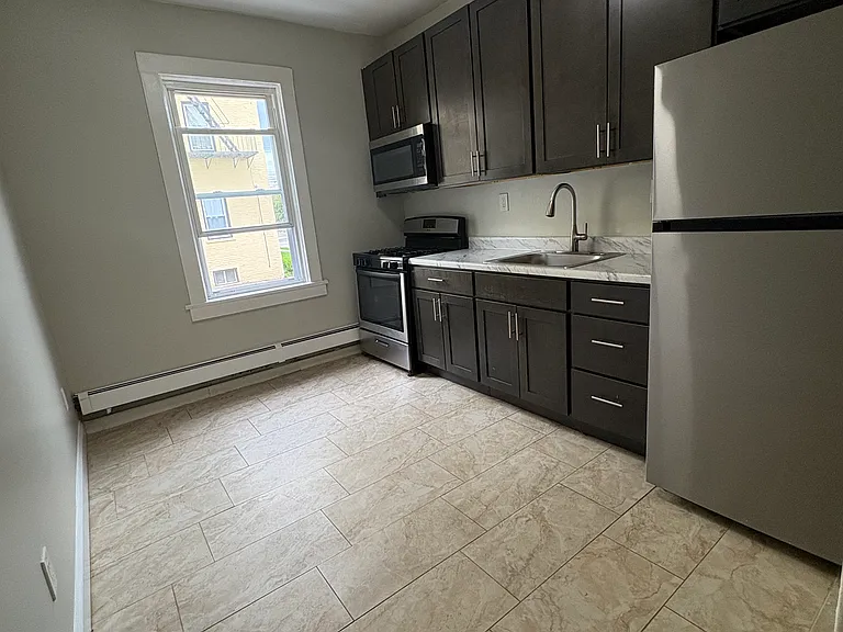 490 Rahway Ave #A5 — Photo 8