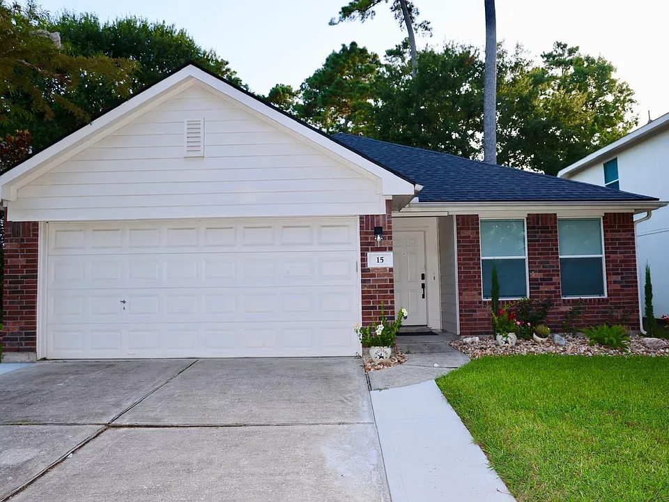 15 Thicket Grove Pl