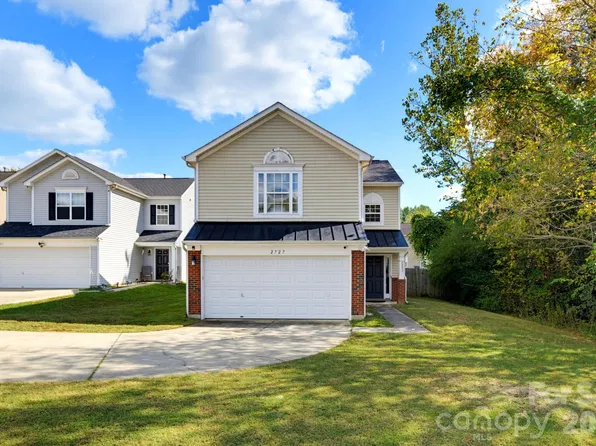 2727 N Valley Ct, Charlotte, NC 28273