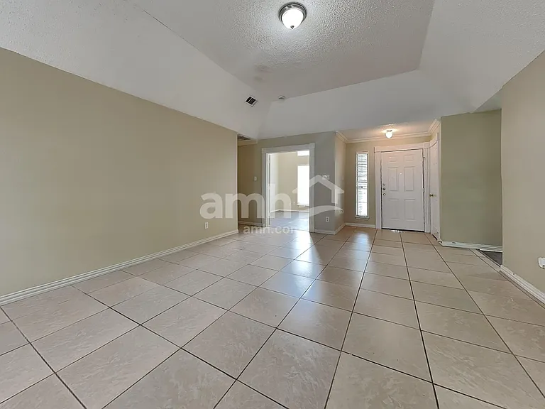 2717 Primrose Ln — Photo 11