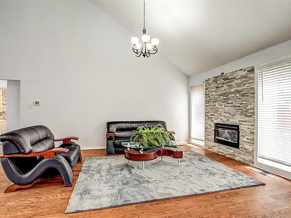 3rd image of 6720 Fair Oaks Dr