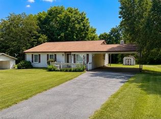 221 Stonehedge Dr, King, NC 27021