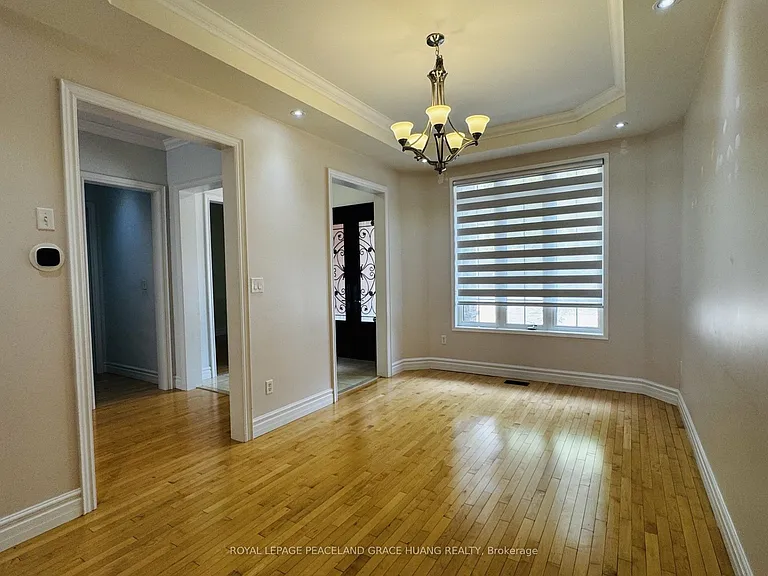 3 Tarmack Dr — Photo 4
