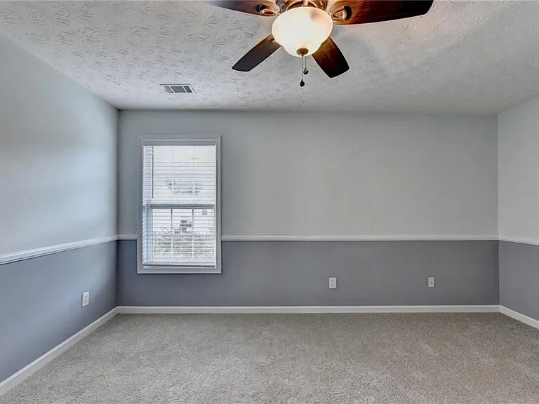 3067 Kentmere Dr — Photo 38