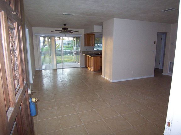 2nd image of 5412 SW 2nd Ave