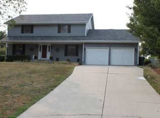 3919 SW Canterbury Town Rd, Topeka, KS 66610