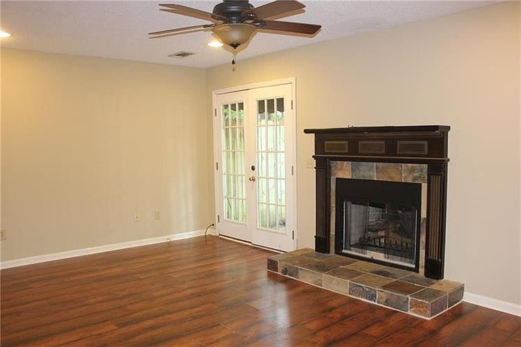 2nd image of 147 Fuller Ave