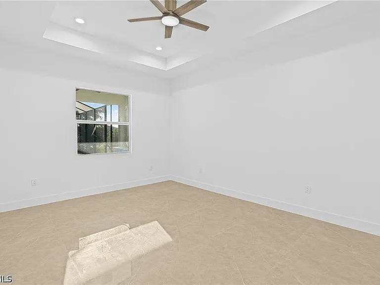 821 NW 37th Pl — Photo 23