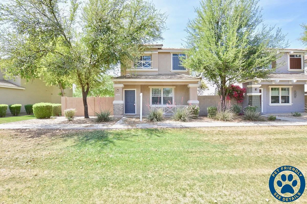 3 bed, 3.0 bath, 1375 sqft, $2,100 — Photo 1
