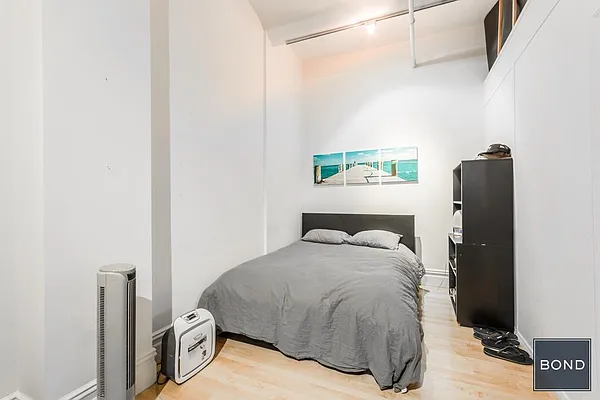 Rented by Bond New York | media 24