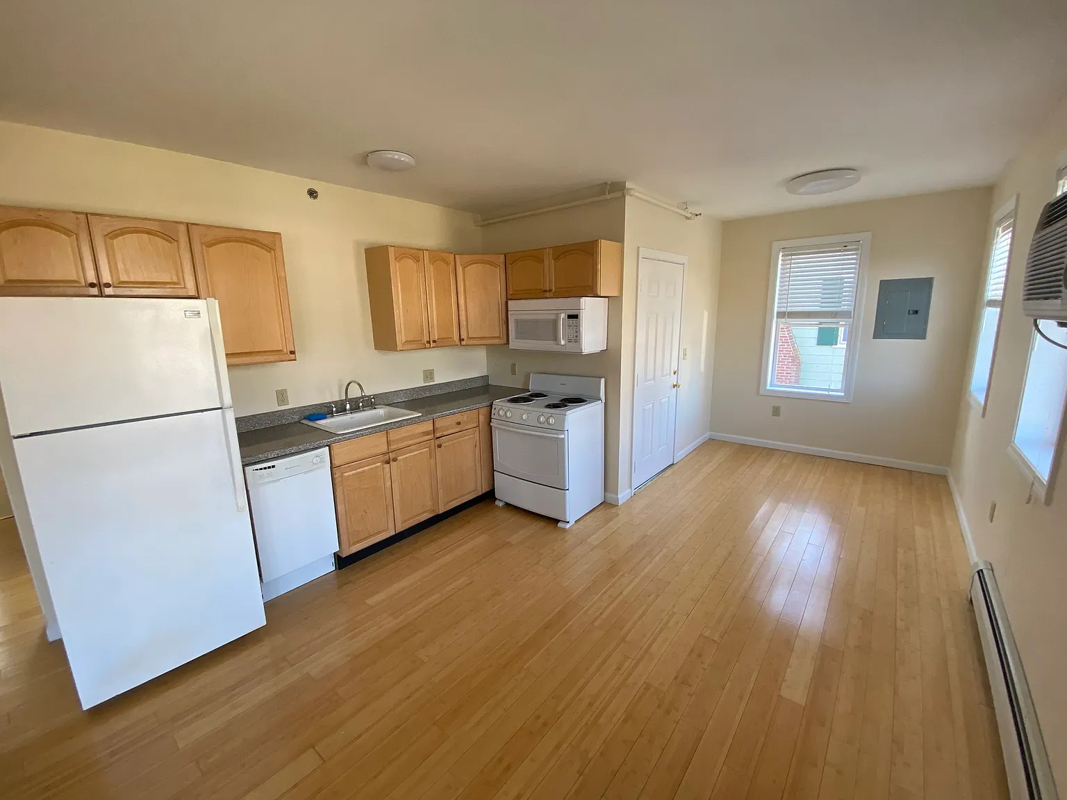 2 bed, $2,050 — Photo 3