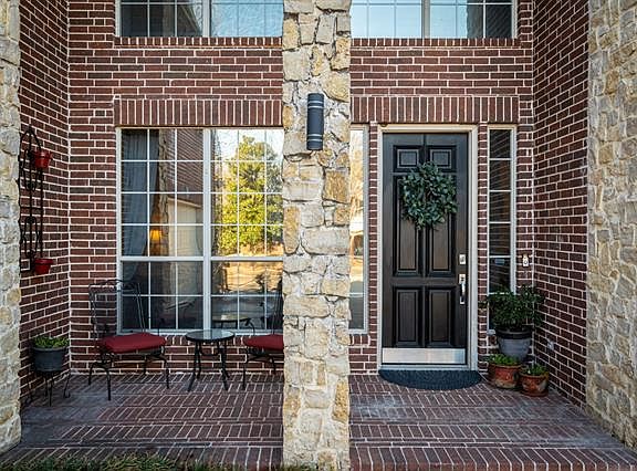 4th image of 2113 Waterbrook Dr
