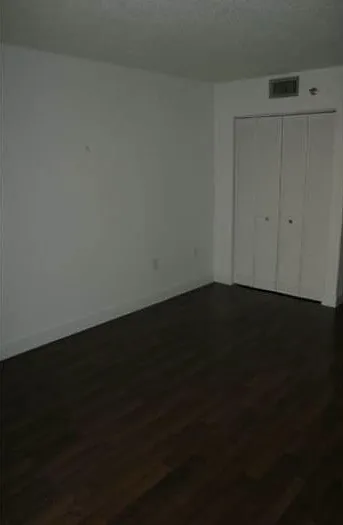 850 Miami Avenue — Photo 3