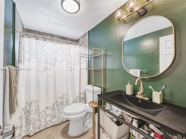 1430 NE 170th St APT 322, North Miami Beach, FL 33162