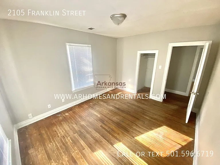 2105 Franklin St — Photo 23