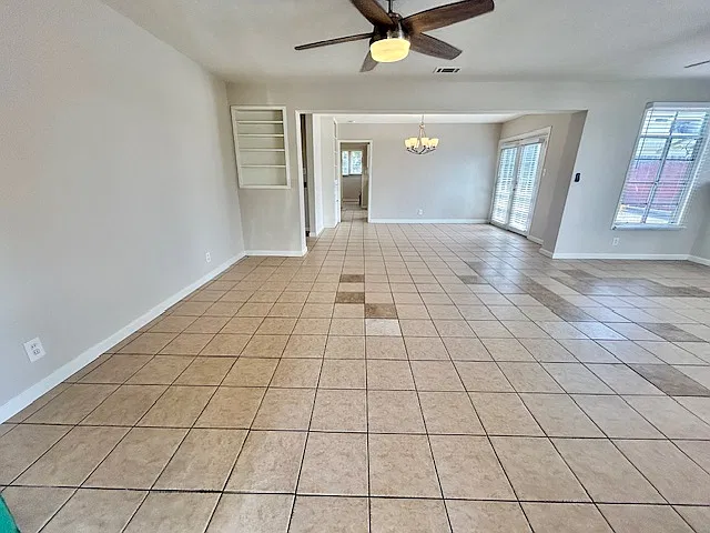 4 bed, 2200 sqft, $3,200 — Photo 3