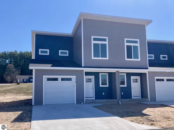 9348 S Flaska Dr #26, Cedar, MI 49621