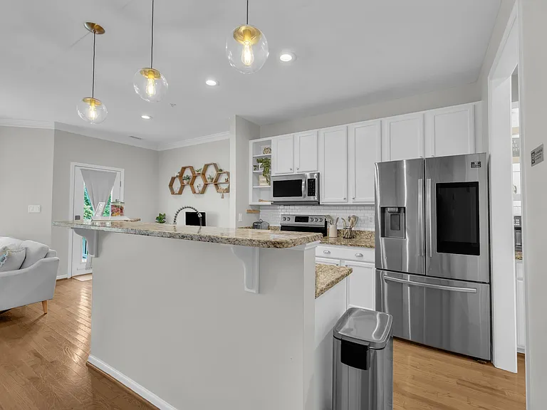 503 Village Loop Dr — Photo 8