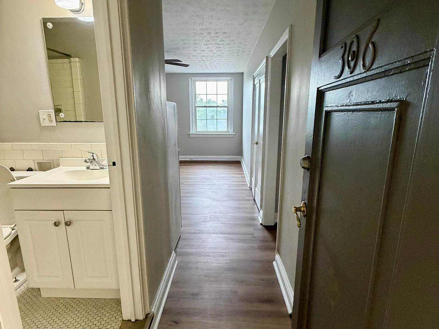 1 bed, 1.0 bath, 475 sqft, $800 — Photo 2