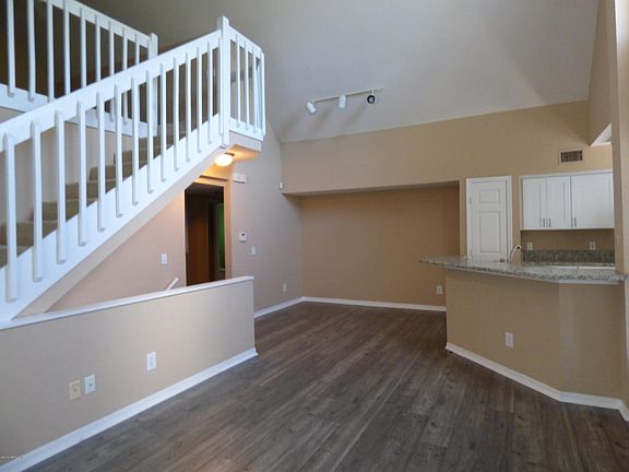 4th image of 13703 N Richmond Park Dr #1405