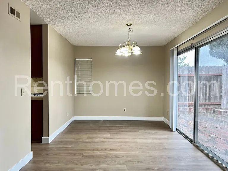 10594 Dabney Dr — Photo 5