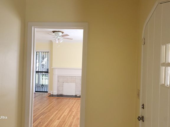 5th image of 658 S Elizabeth Pl NW