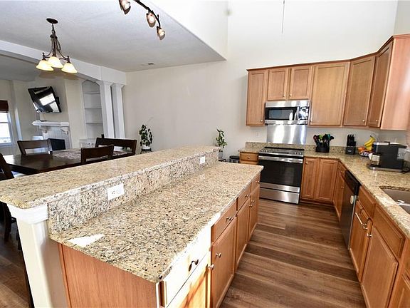 5th image of 2511 New London Ct
