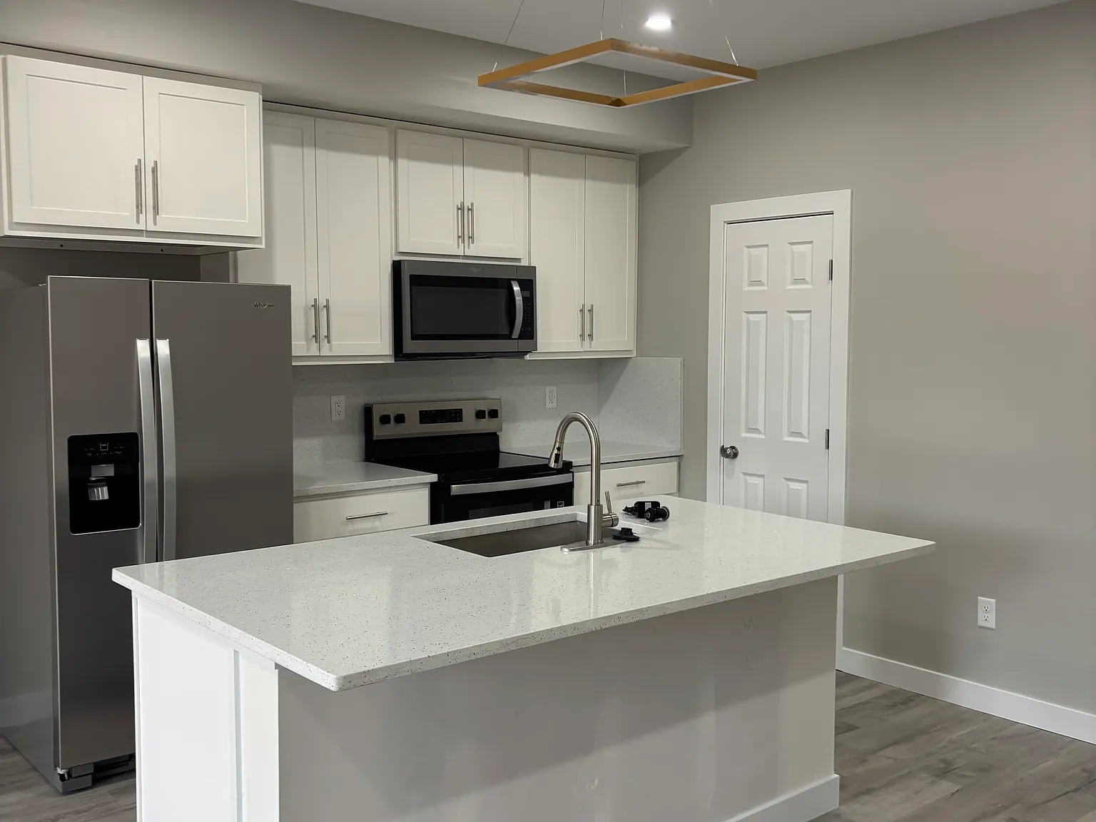 4 bed, $3,000 — Photo 2