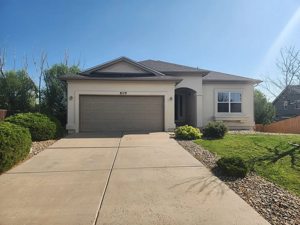 8179 Meadowcrest Dr