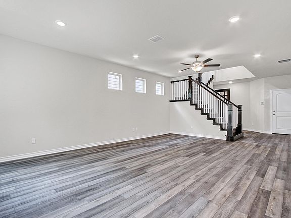 2nd image of 3114 Piedra De Rio