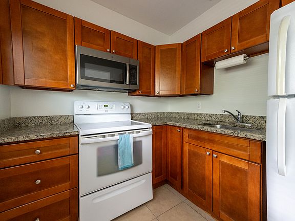 5th image of 10004 Cortez Rd W APT 213