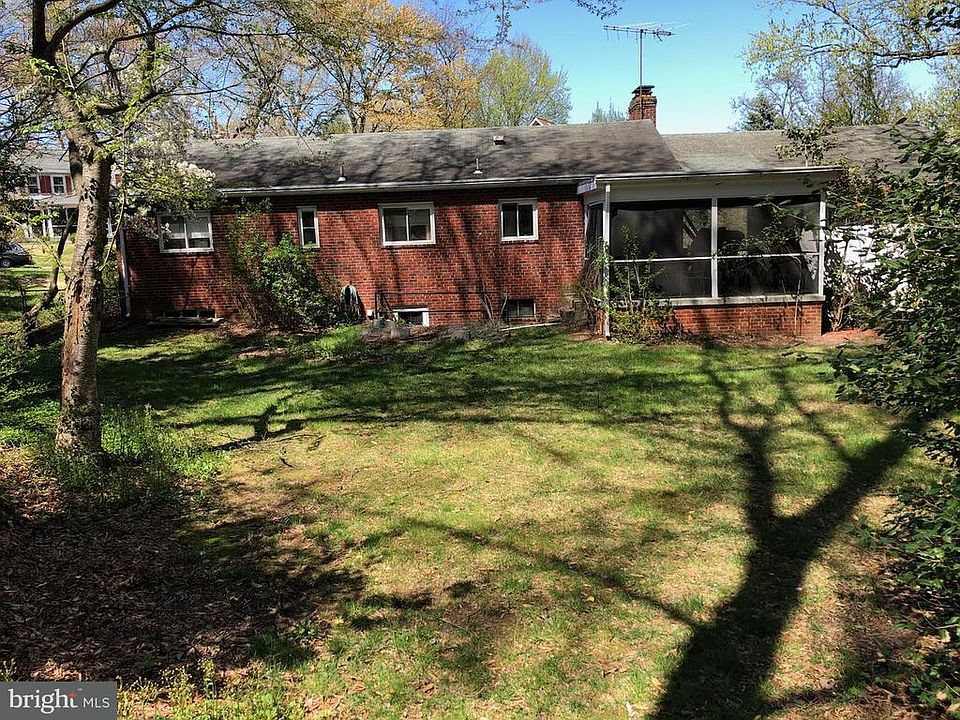 2nd image of 2634 N Richmond St