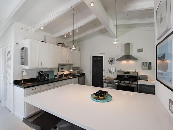 Beautiful, modern kitchen