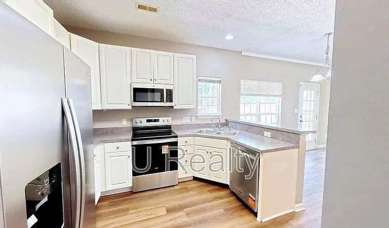 7236 Rock Island Rd — Photo 5